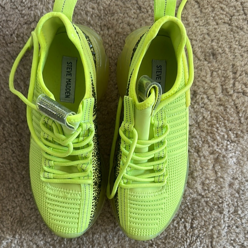 Steve Madden Green Sneakers Modern Athletic Style
